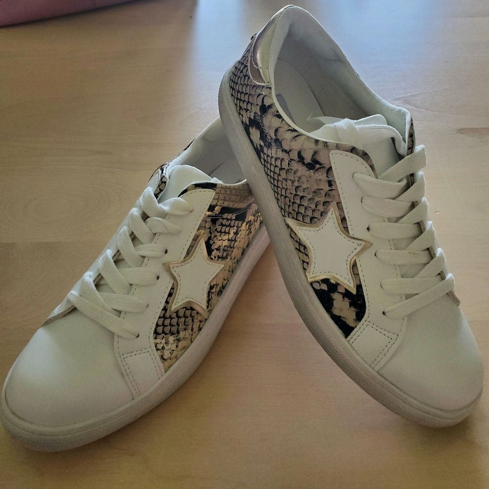 Steve Madden \ Claris Star Court Sneaker